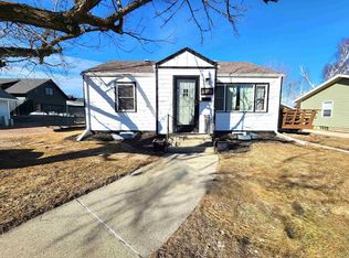 115 5th St SE, Orange City, IA 51041