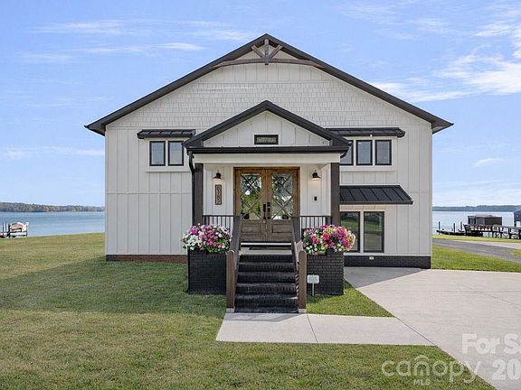 3rd image of 8182 Mountain Shore Dr
