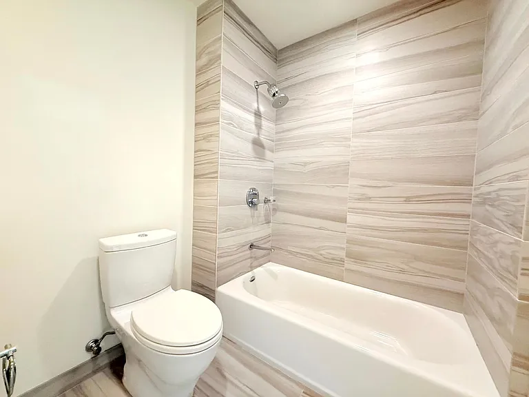 1050 S Grand Ave #1404 — Photo 21