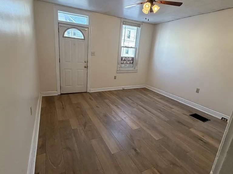 745 Fairground Ave — Photo 2