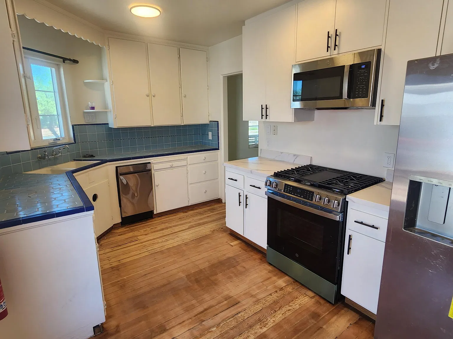 4 bed, 1942 sqft, $3,250 — Photo 3