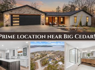 1143 Oakwood Drive, Hollister, MO 65672