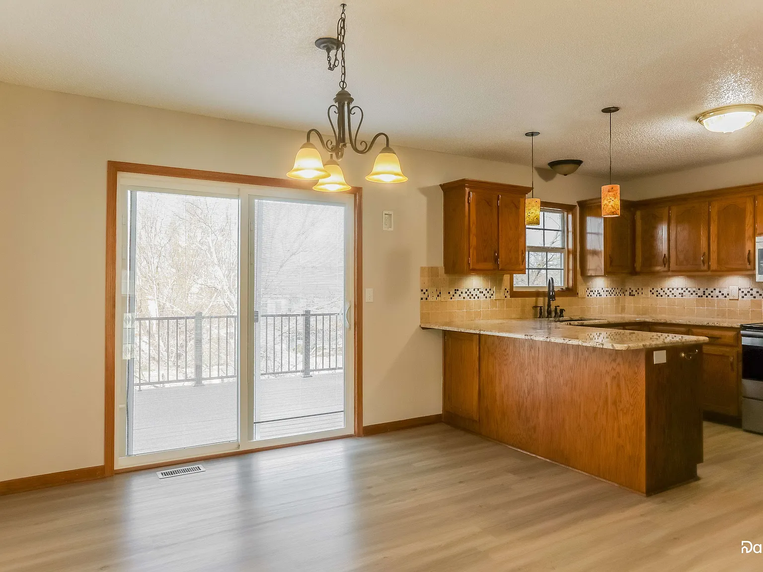 3 bed, 2.5 bath, 1860 sqft, $2,145 — Photo 3