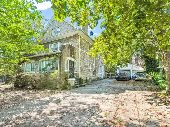 81-26 Austin Street image 2 of 30