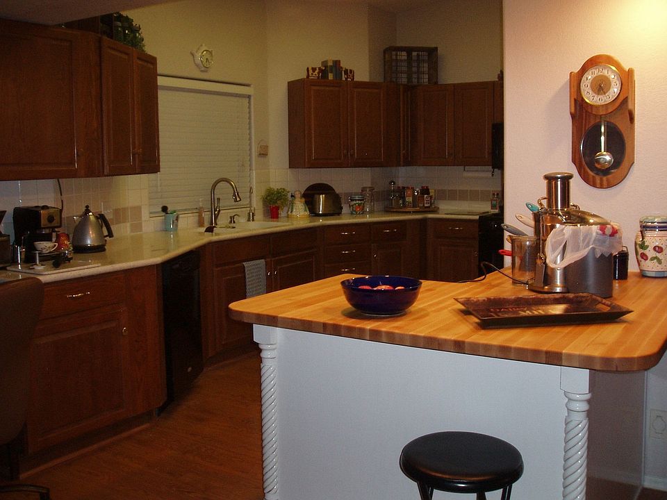 2nd image of 891 Fremont Ln