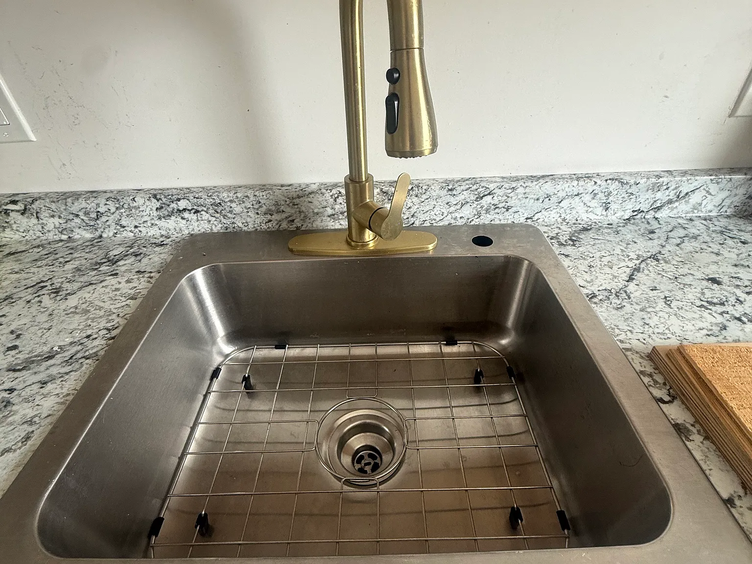 4 bed, $1,500 — Photo 3