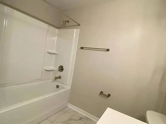 512 Main St — Photo 17