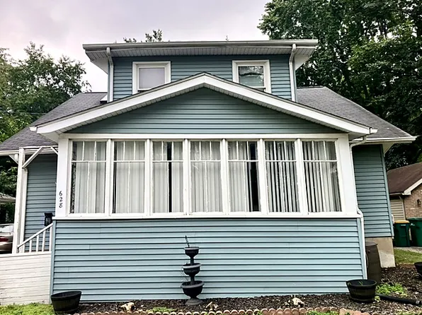 628 Carlson St #1, Sycamore, IL 60178
