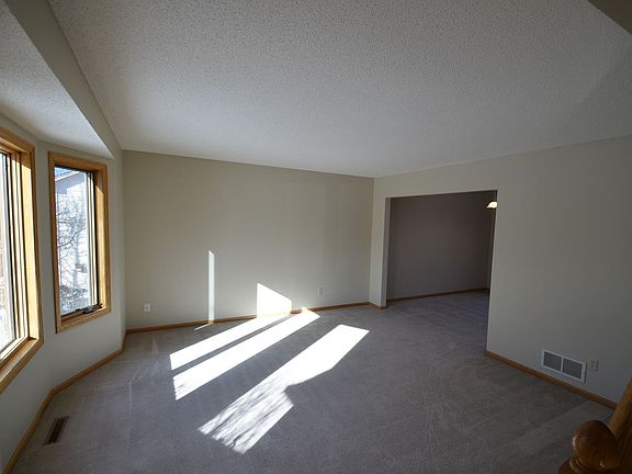 5th image of 5447 188th St W