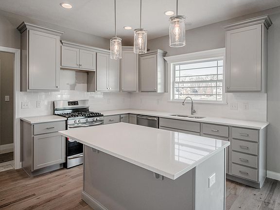 3rd image of 4402 Admirals Cove Dr