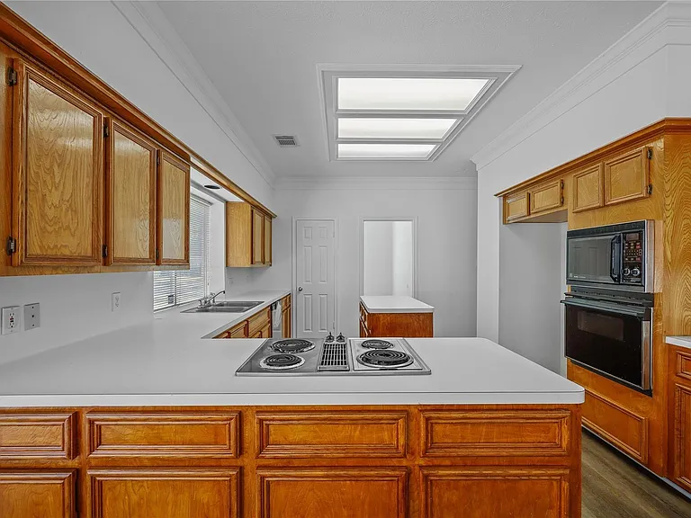 5803 Ancient Oaks Dr — Photo 14