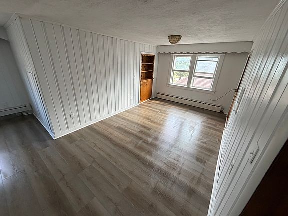 2nd image of 25 Darwin St APT 5