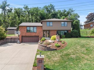 7 Eastvue Dr, Pittsburgh, PA 15239