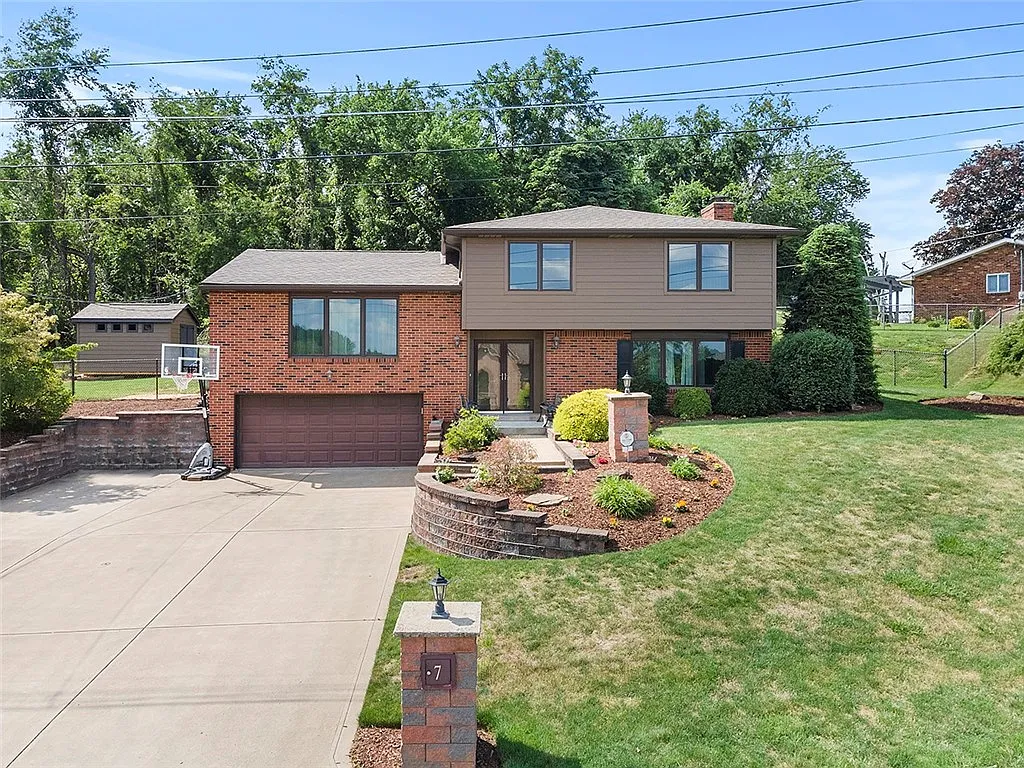 7 Eastvue Dr photo 1