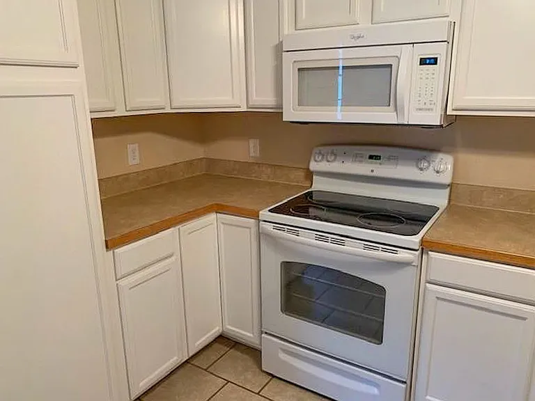 1807 N McDonald Ave — Photo 5