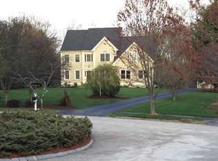 19 Fitzgerald Ln, Southborough, MA 01772