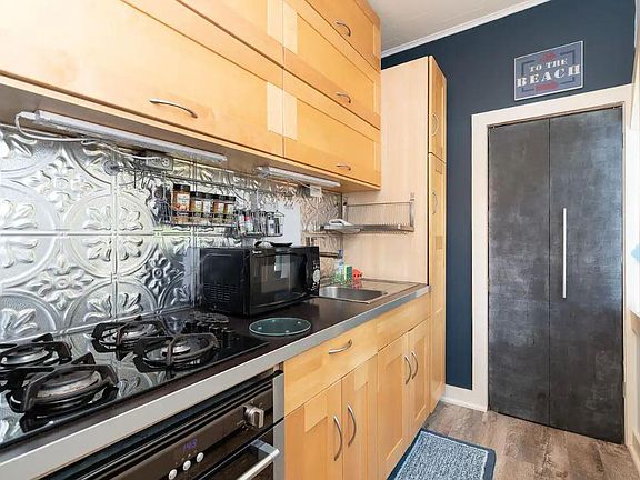 5th image of 7363 N Shore Dr Unit 7