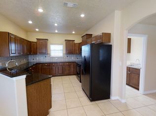 1374 Oakwood Cir, Portales, NM 88130