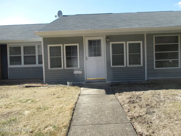 337C Canterbury Court, Lakewood, NJ 08701