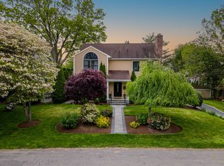 23 Rosedale St, Fairfield, CT 06824