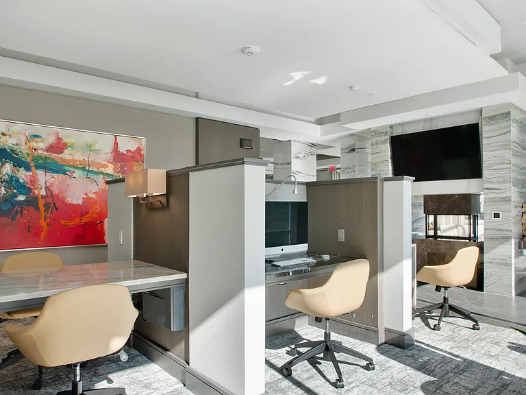 E-Lounge