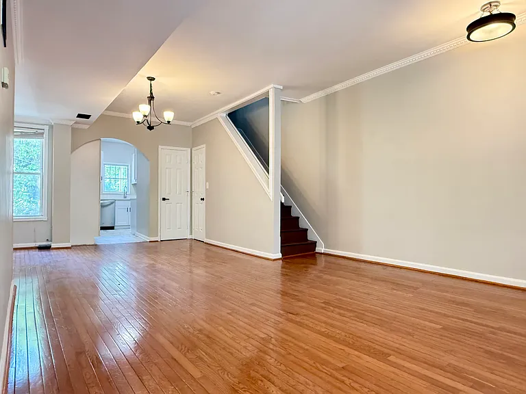 1004 Girard St NW — Photo 3