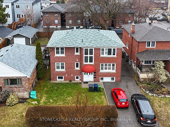 2nd image of 10 Woodbury Rd