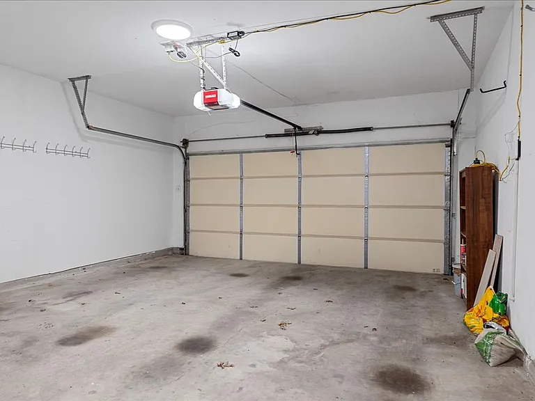 6752 Macintosh Dr — Photo 38