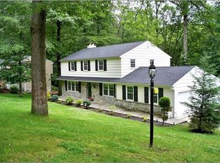 211 Oneida Ln, Malvern, PA 19355