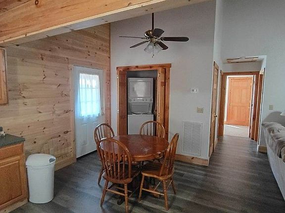 5th image of 220 Nellie Cir