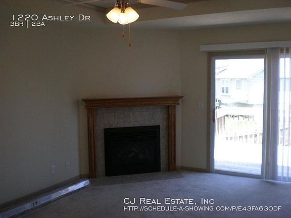 3rd image of 1220 NW Ashley Dr