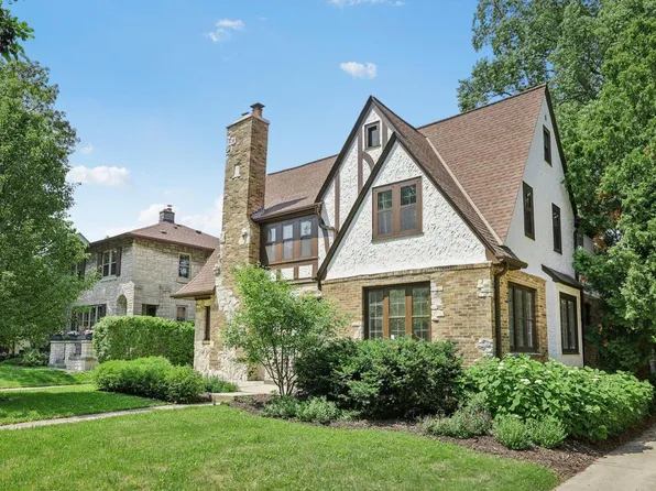 3357 North Hackett AVENUE, Milwaukee, WI 53211