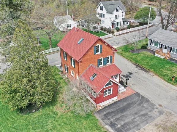 44 Clark St, Spencer, MA 01562