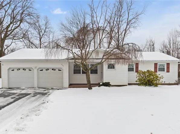 665 Regina Dr, Webster, NY 14580