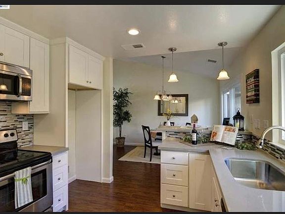 5th image of 2118 Alexander Way