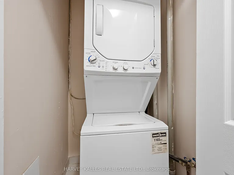 353 Queen St W #10 — Photo 3