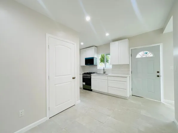 Sylvan Apartments, 14210 Sylvan St #5, Van Nuys, CA 91401