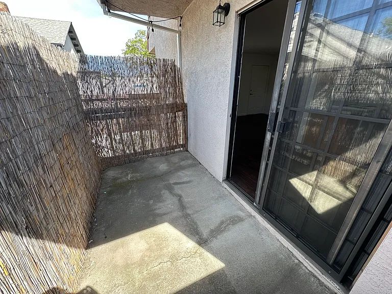 618 Main St #E — Photo 11