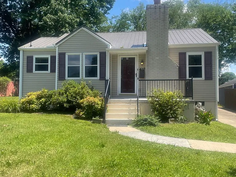 410 W Young High Pike — Photo 2