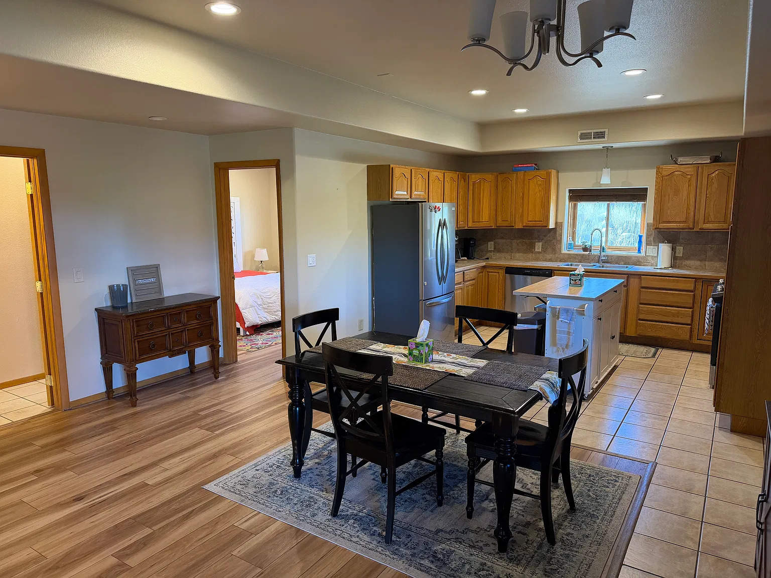 2 bed, 1400 sqft, $3,660 — Photo 4