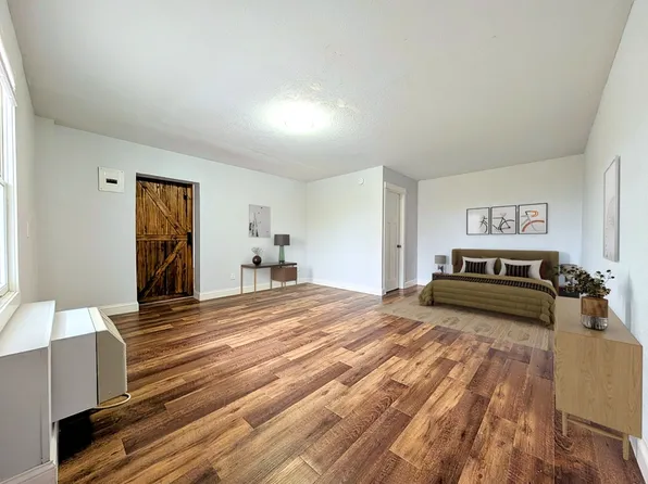 205 Oskaloosa St #206, Pella, IA 50219