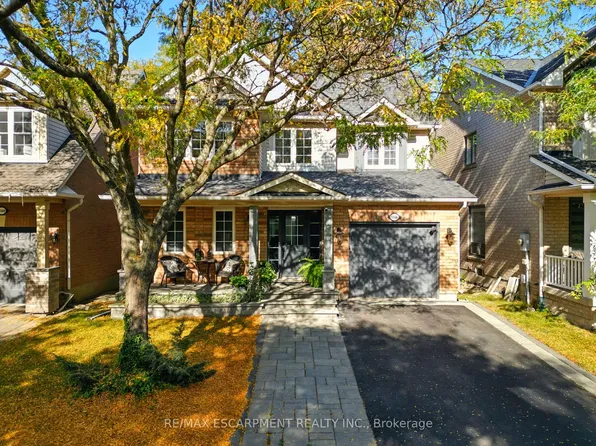 5566 Thorn Ln, Burlington, ON L7L 6V8