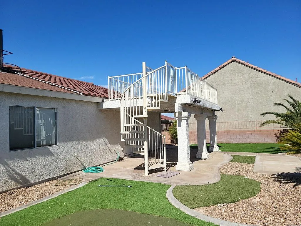 450 Richgold St — Photo 3