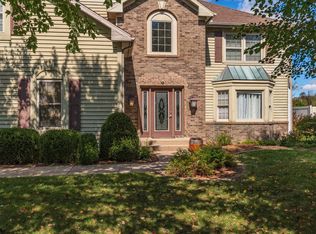 10 Stoney Ct, Bloomington, IL