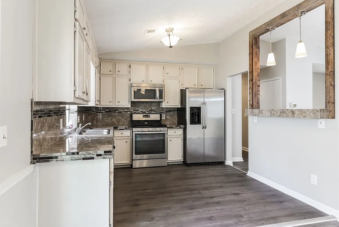 807 Sheppard Cove — Photo 3