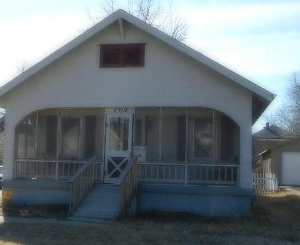 1st image of 1943 Troup Ave