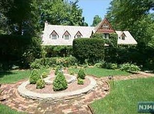 35 Knoll Rd, Tenafly, NJ 07670