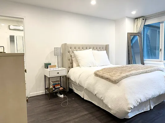 Rented by Douglas Elliman | media 4