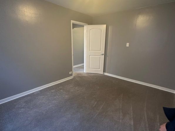 6134 N Damen Ave APT 2B