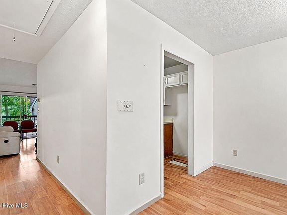 5th image of 4621 Timbermill Court #304